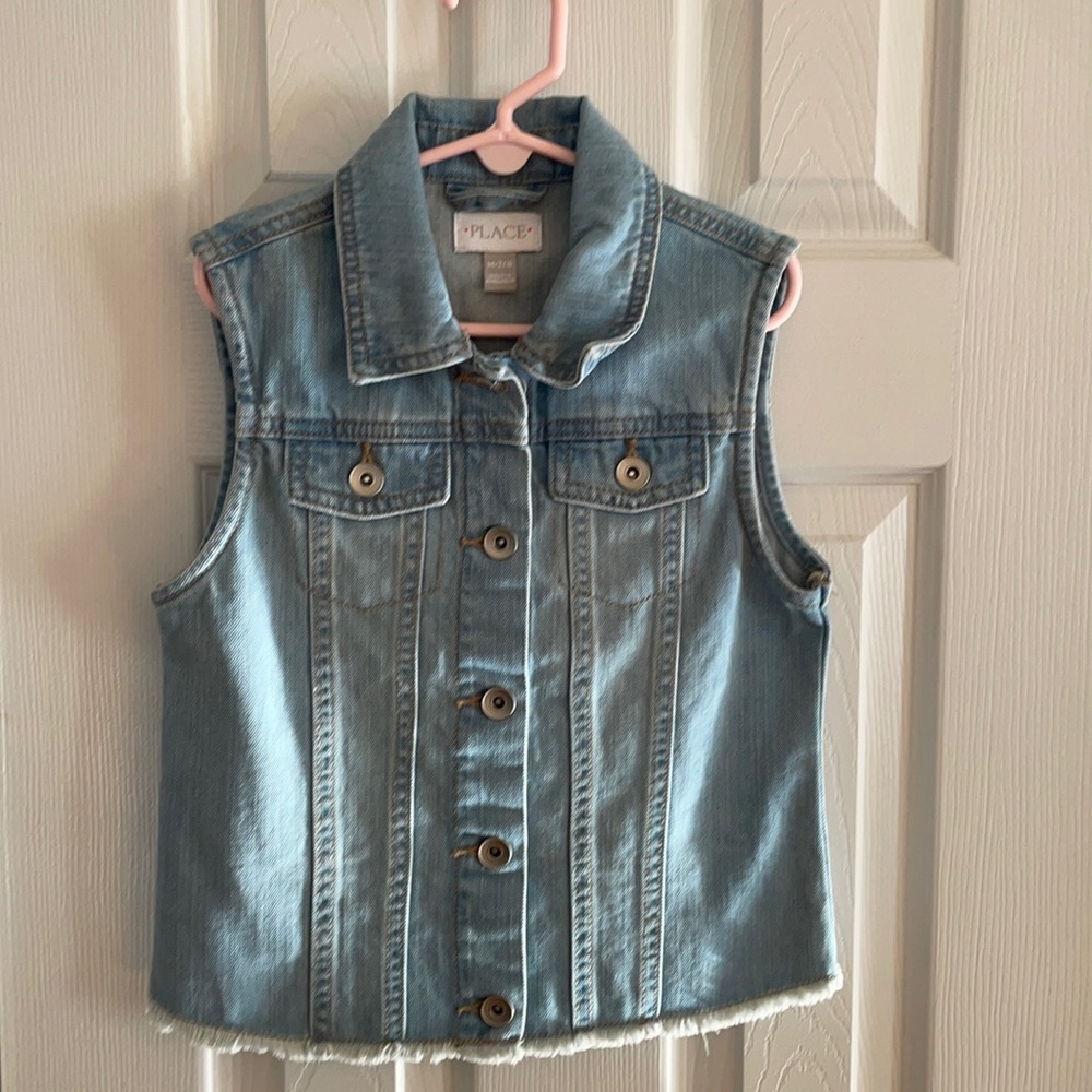 CHILDREN PLACE girls denim vest
Nwt